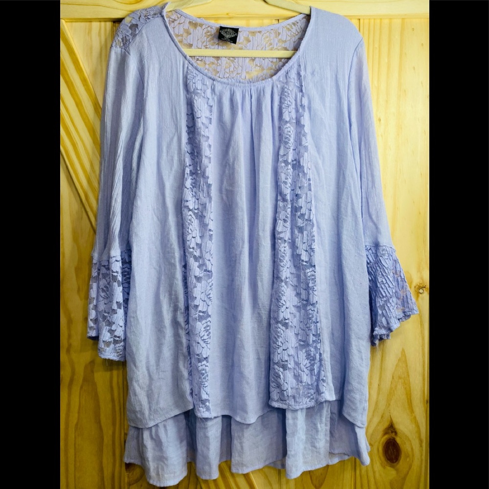 Bohemian boutique lace top